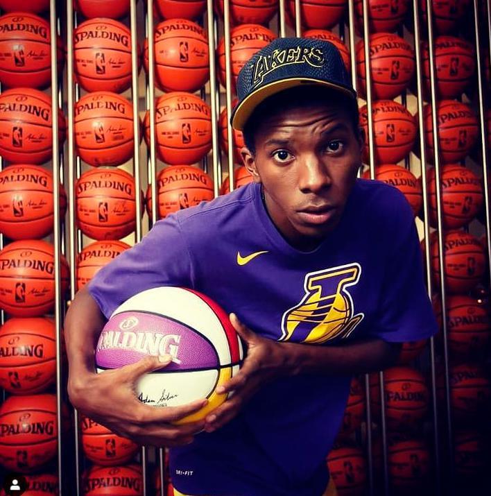 No basquete, Lucas Koka é torcedor do Lakers. Já no futebol, seu time é o São Paulo