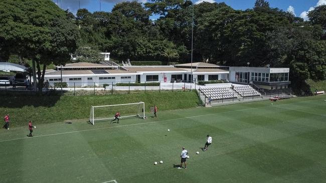Atl�tico segue prepara��o para o cl�ssico; veja fotos