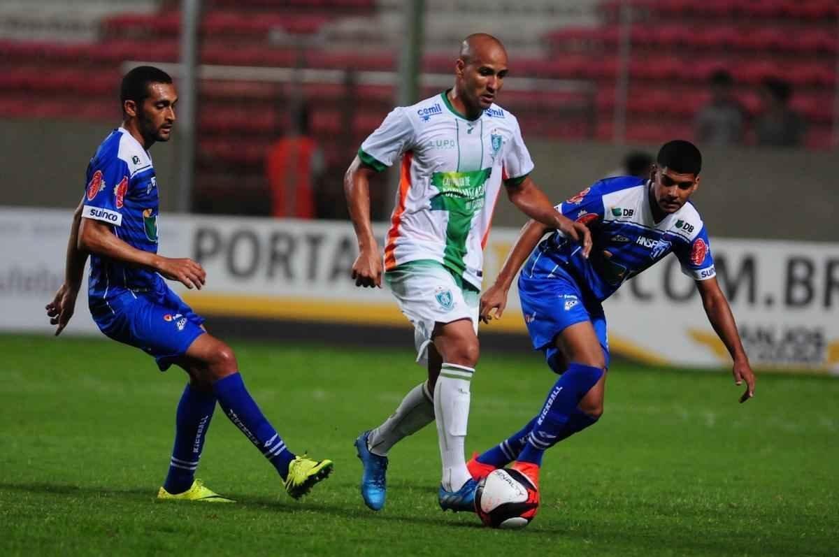 Imagens do jogo entre Amrica e URT, pelo Campeonato Mineiro, no Independncia