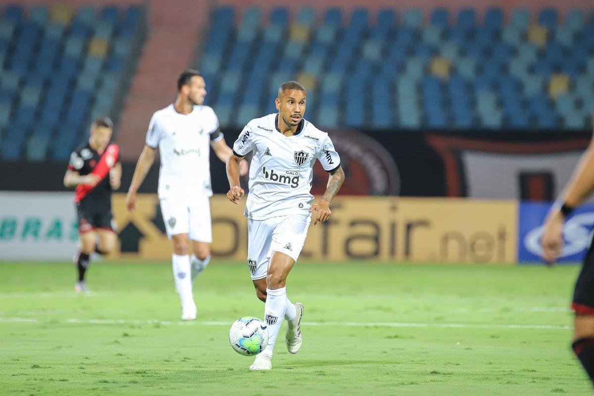 Atltico venceu Atltico-GO de virada, por 4 a 3, com gols de Keno (3) e Nathan; Com resultado, Galo assumiu liderana do Campeonato Brasileiro, com 21 pontos
