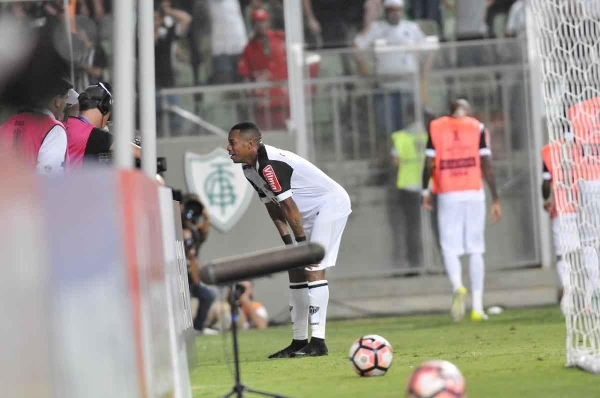 Imagens do duelo entre Atltico e Libertad-PAR, no Independncia, pela Copa Libertadores