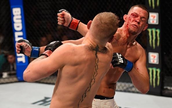 Nate Diaz vence Conor McGregor por finalização na luta principal do UFC 196