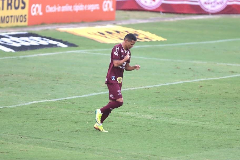 Nutico empata, em 3 a 3, com time do Juventude nos Aflitos e se complica na Srie B
