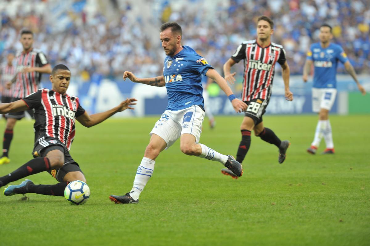 Fotos do jogo entre Cruzeiro e So Paulo