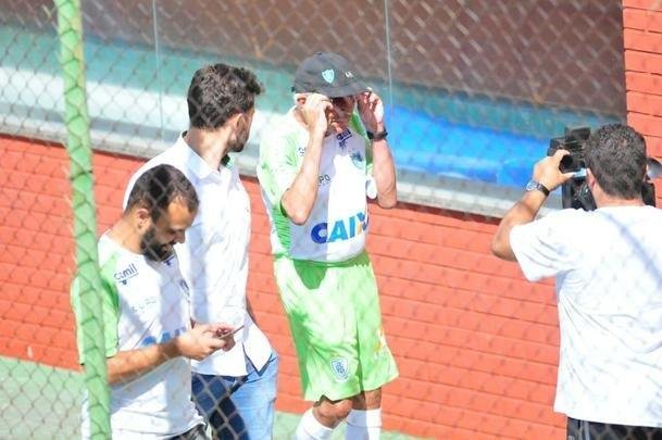 Técnico Givanildo Oliveira foi apresentado no CT Lanna Drumond pelo presidente Marcus Salum e comandou seu primeiro treino visando ao jogo de quinta-feira, contra o Internacional, em Porto Alegre