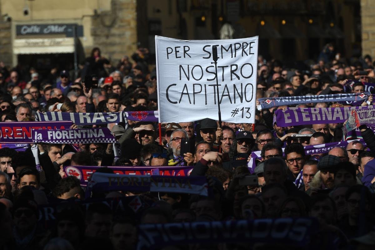 Imagens do funeral de Davide Astori em Florena. Multido de torcedores da Fiorentina prestaram homenagem ao ex-capito
