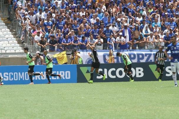 Fbio Santos empatou para o Atltico, tambm em cobrana de pnalti