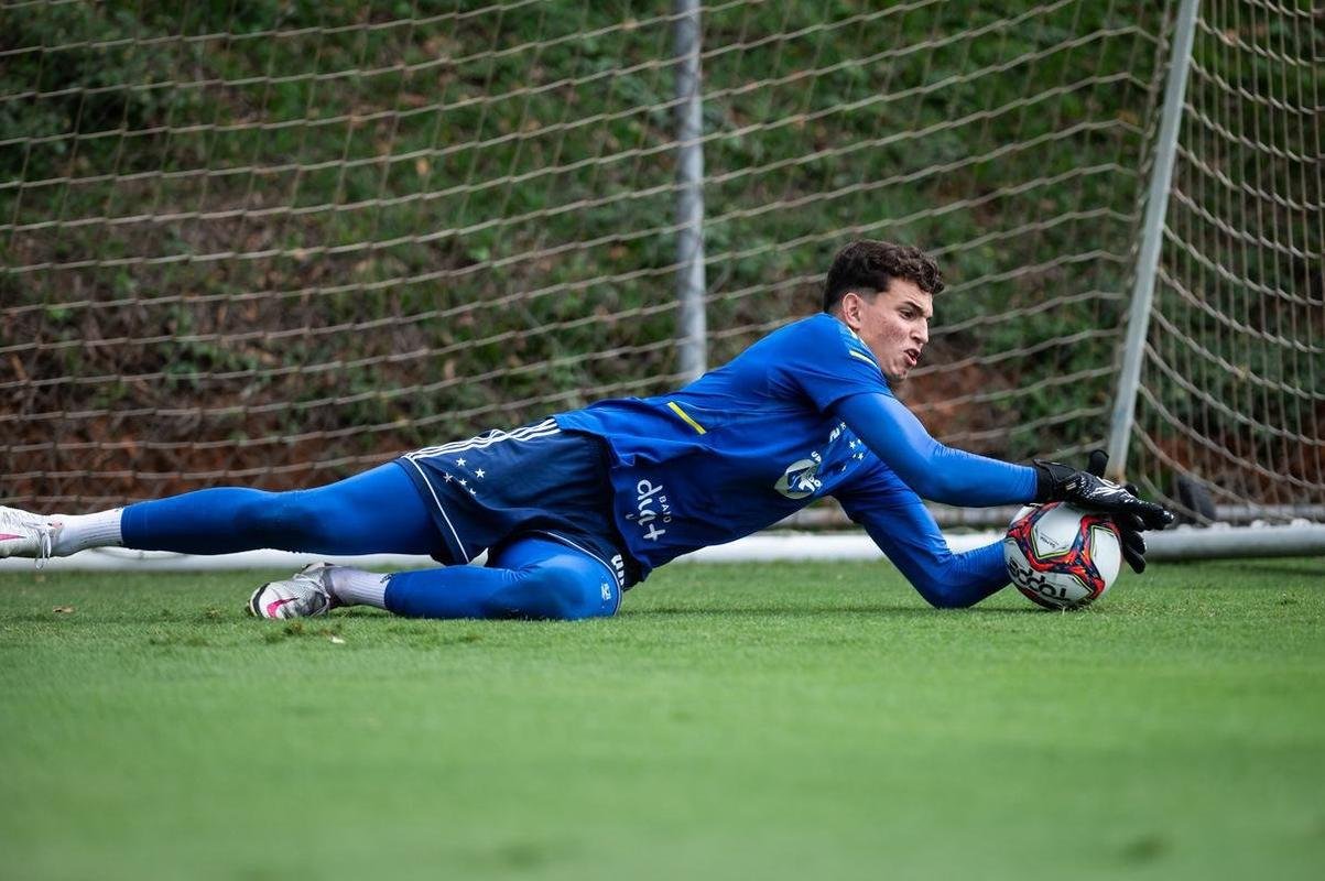 Fotos do treino do Cruzeiro desta segunda-feira (18/10)