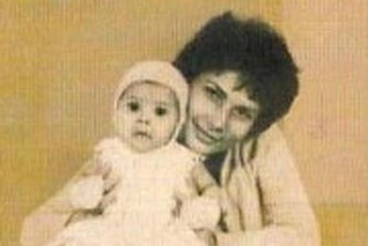 Em 1963, antes do seu primeiro casamento, Pel teve um relacionamento com a empregada domstica Ansia Machado. Nasceu ento, em 1964, Sandra Regina, filha que o ex-jogador s assumiu em 1991, mas jamais teve convivncia.