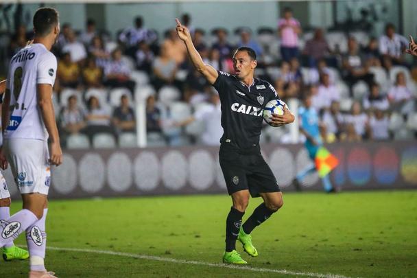 Na Vila Belmiro, Atlético é derrotado pelo Santos por 3 a 2, pela 37ª rodada do Campeonato Brasileiro