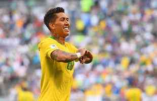 Pouco depois de entrar, atacante fez o segundo gol do Brasil e selou a classificao s quartas de final