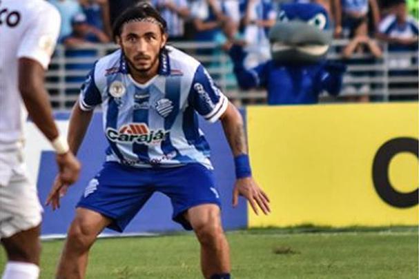 A Ponte Preta anunciou a contratao do lateral-direito Apodi, que estava no CSA