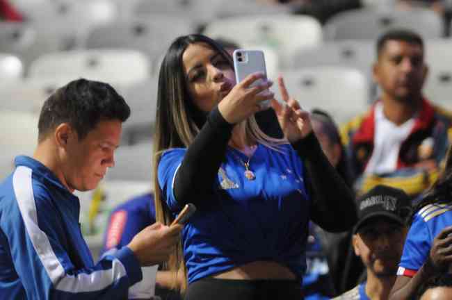 Torcedores do Cruzeiro no jogo com o Vila Nova, no Mineirão