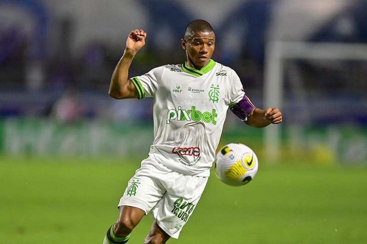 Fotos da vitria do Amrica sobre o CSA no Estdio Rei Pel, em Macei, em duelo de ida da terceira fase da Copa do Brasil