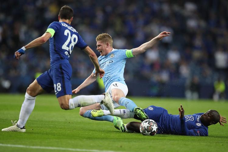 Imagens da grande decisão entre Manchester City e Chelsea no Estádio do Dragão