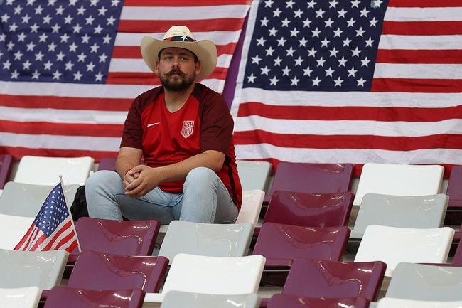 Os torcedores no duelo entre Holanda e Estados Unidos, pelas oitavas de final da Copa do Mundo.