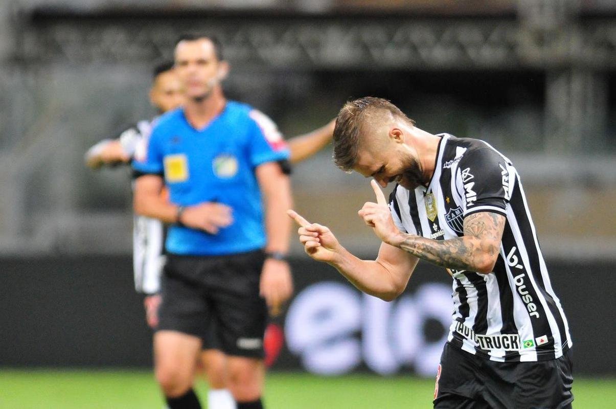 Fotos do jogo entre Atltico e Brasiliense, no Mineiro, em Belo Horizonte, pela terceira fase da Copa do Brasil