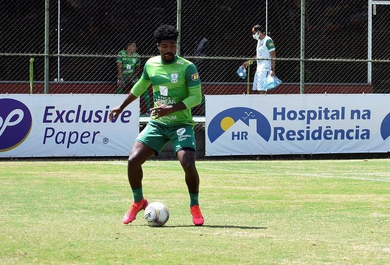 Eduardo Bauermann: o defensor tem contrato com o clube até dezembro de 2021.