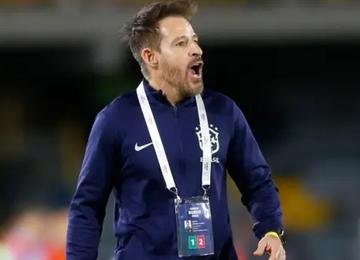 Enquanto jogador, o mineiro Ramon acumulou passagens por Cruzeiro, Atlético, Vasco e Vitória; ele comandará Seleção em amistoso