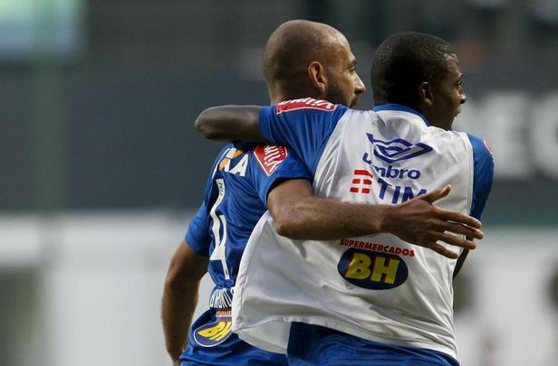 Bruno Rodrigo fez o gol da vitória, de cabeça, depois de falta batida por Arrascaeta