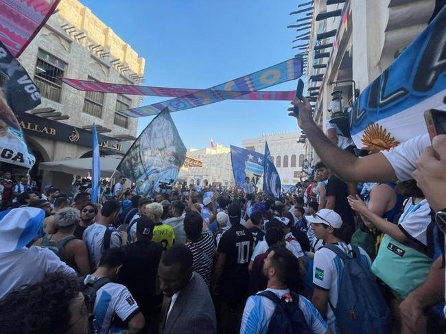Festa dos argentinos no mercado Souq Waqif, em Doha, no Catar