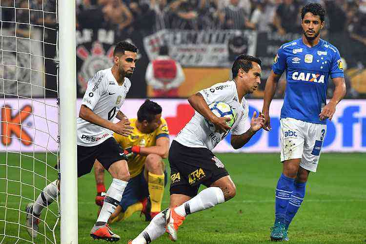 Mundial de Clubes: Ídolo do Corinthians faz aposta de R$ 10 mil em derrota  do Palmeiras