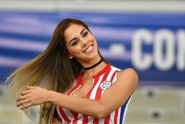 Torcedores na partida entre Argentina e Paraguai, no Mineiro, pela Copa Amrica