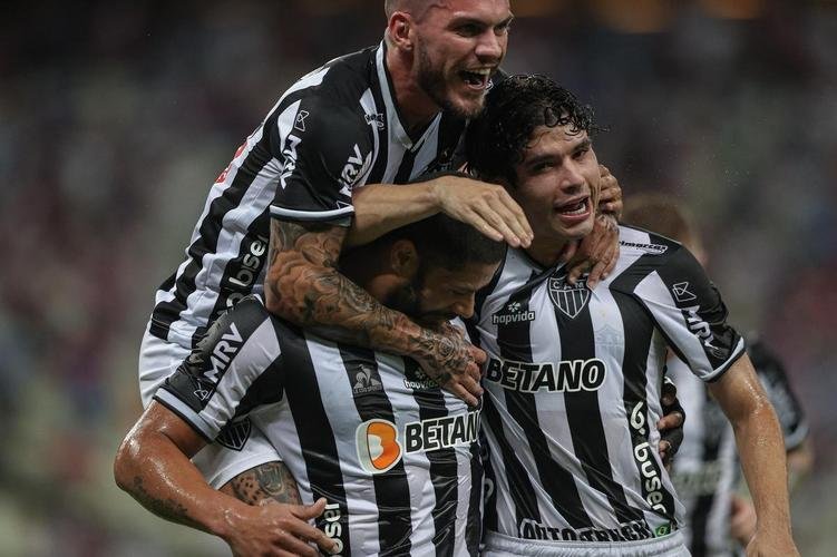 Diego Costa e Hulk marcaram os gols da vitória do Atlético por 2 a 1 sobre o Fortaleza, no Castelão