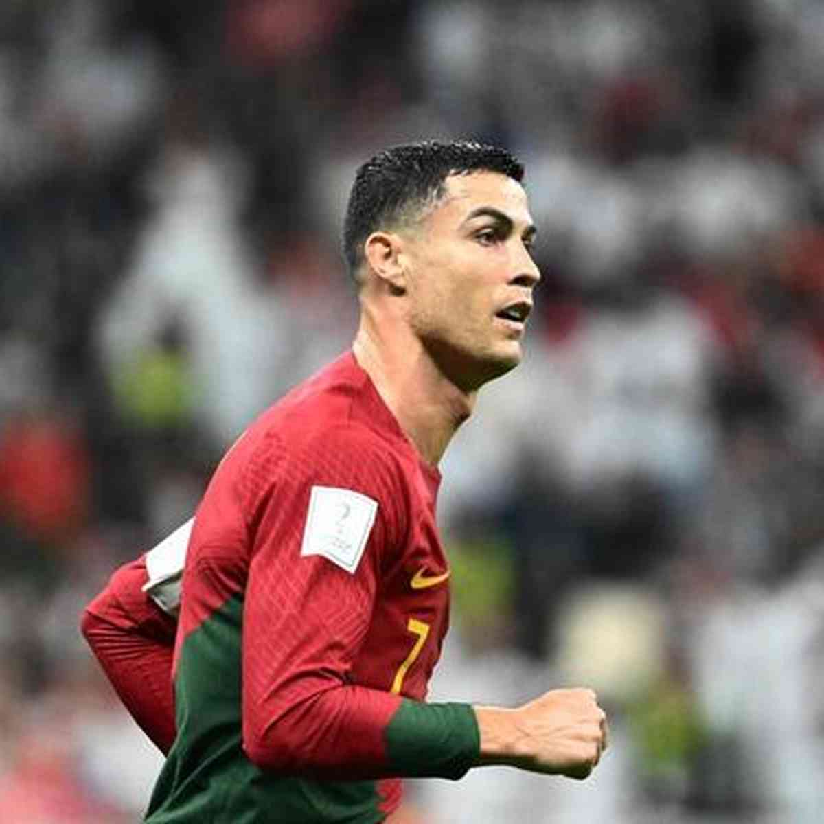 Cristiano Ronaldo começa jogo contra a Suíça no banco de reservas -  Superesportes
