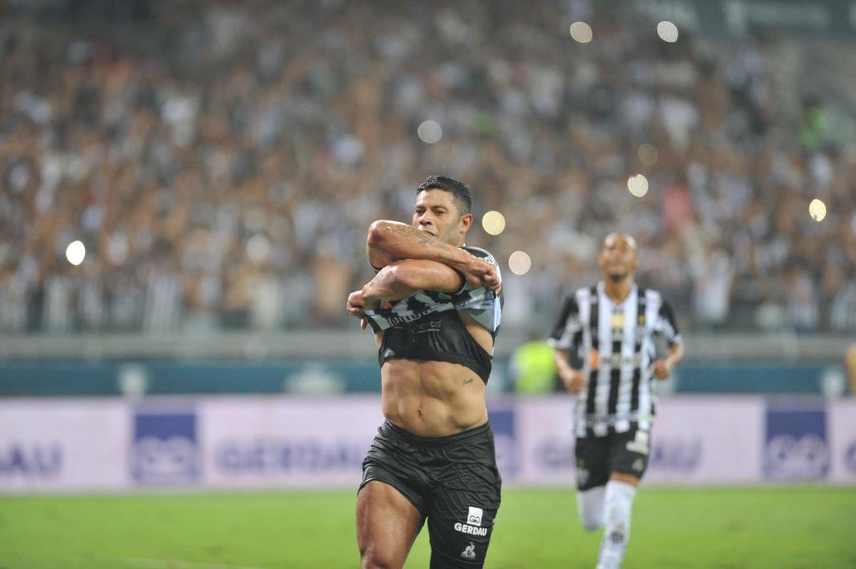 Galo venceu Cruzeiro com gols de Hulk (2) e Nacho. Edu descontou para a Raposa