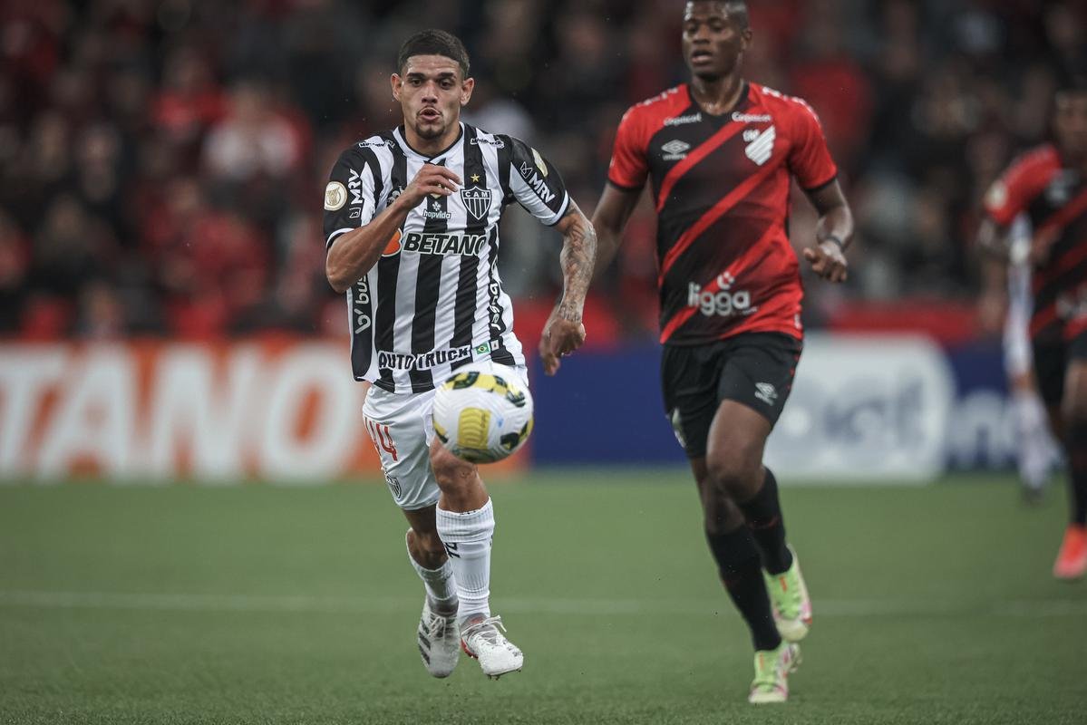 Neste domingo (17), o Atlético enfrentou o Athletico-PR pela segunda rodada da Série A do Campeonato Brasileiro. A partida foi realizada na Arena da Baixada, em Curitiba.
