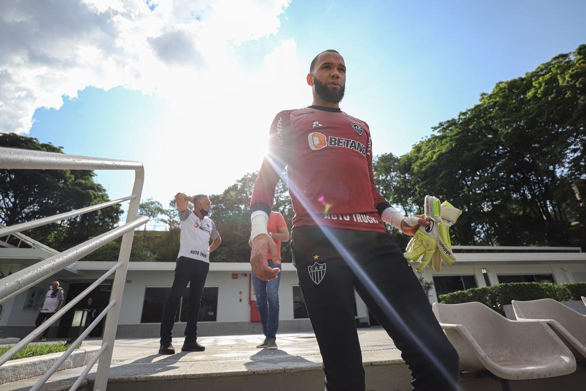 Com Guilherme Arana de volta, Cuca comanda atividade na Cidade do Galo