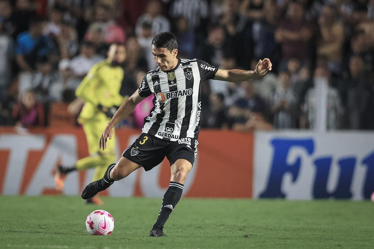 Fotos do jogo entre Santos e Atltico na Vila Belmiro, em Santos, pela 30 rodada do Campeonato Brasileiro