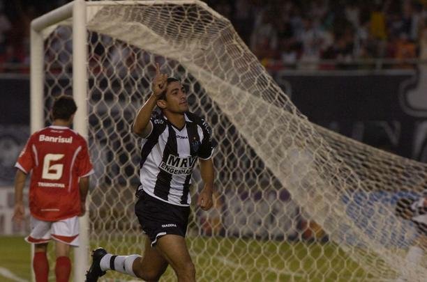 29º - Vanderlei - 2007/2008 - 60 jogos / 15 gols - 0,25 por jogo