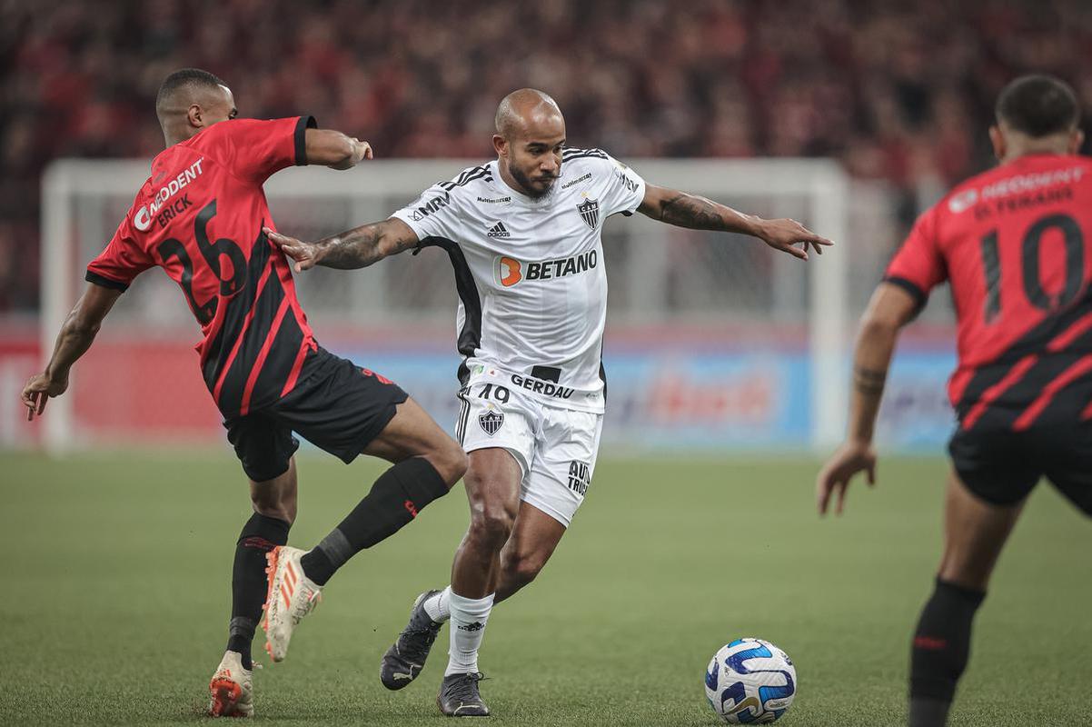 O Atltico visitou, na noite desta tera-feira (18/4), o Athletico-PR na Arena da Baixada, em Curitiba. A partida foi vlida pela 2 rodada do Grupo G da Copa Libertadores de 2023.