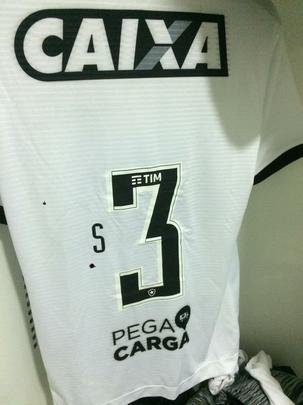 Camisas de Atlético e Botafogo apresentam siglas em menção a esportes paralímpicos. A ação faz referência ao Dia Internacional da Pessoa com Deficiência (3 de dezembro).