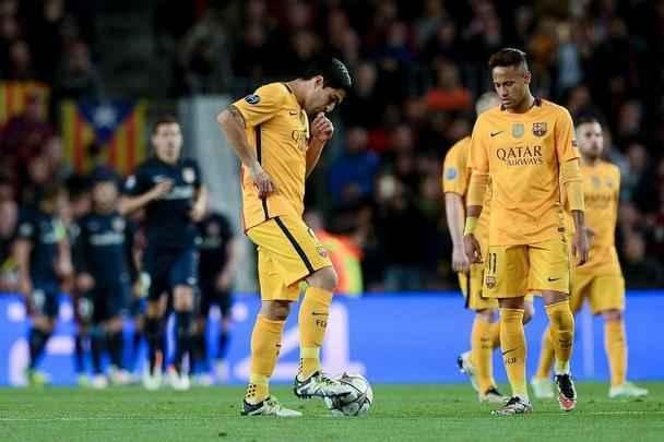 Suárez brilhou marcando dois gols para decretar a vitória, de virada, do Barcelona