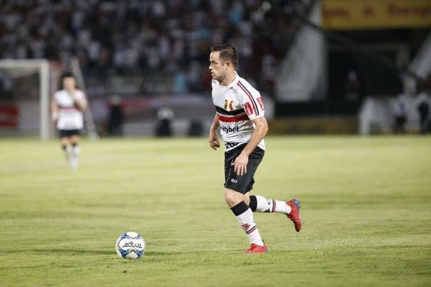 Equipes se enfrentaram no estdio do Arruda pela nona rodada da Srie C.