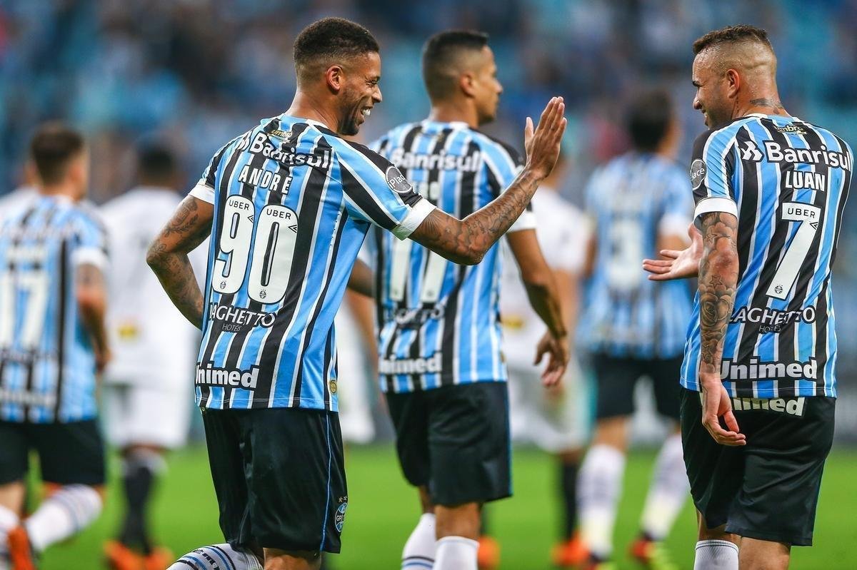Grmio jogou melhor e conseguiu vitria por 2 a 0 sobre o Atltico na Arena, em Porto Alegre, pela 13 rodada do Campeonato Brasileiro