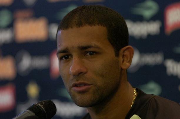 Em 2011, o Atlético contratou o volante Pierre, que estava encostado no Palmeiras, por empréstimo até o fim do ano. O jogador agradou ao técnico Cuca e o Galo cedeu Daniel Carvalho ao Palmeiras para ficar em definitivo com o Pittbull, que virou ídolo da massa alvinegra e foi peça fundamental na conquista da Copa Libertadores em 2013. Pierre jogou por 170 vezes com a camisa do Galo e deixou o clube em 2015.