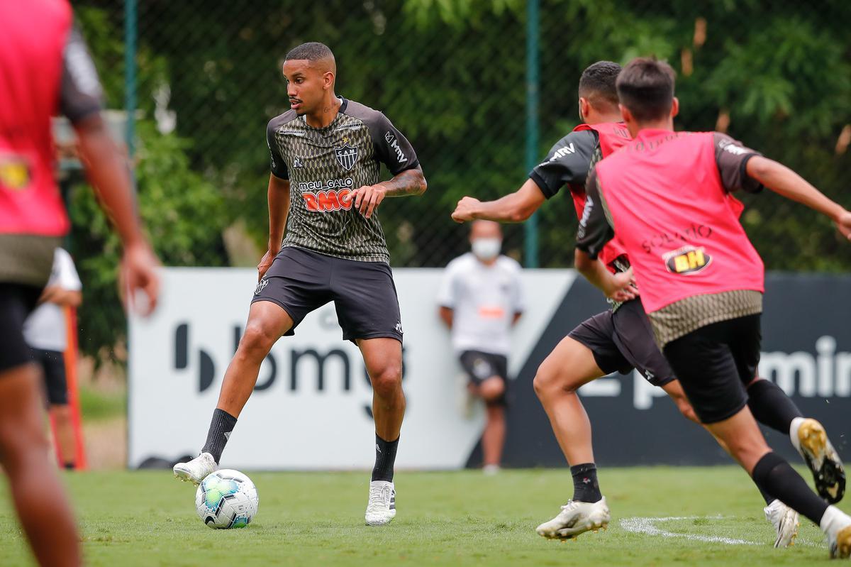 Volante Jair testou positivo para a COVID-19 nesta sexta-feira, 20 de novembro