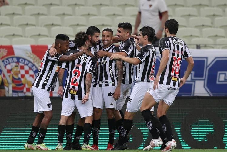 Diego Costa e Hulk marcaram os gols da vitória do Atlético por 2 a 1 sobre o Fortaleza, no Castelão