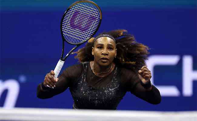 Serena Williams surpreende a número dois do ranking e adia aposentadoria