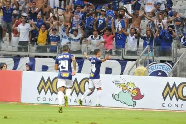 Arrascaeta marcou o gol do Cruzeiro aos 43 do primeiro tempo