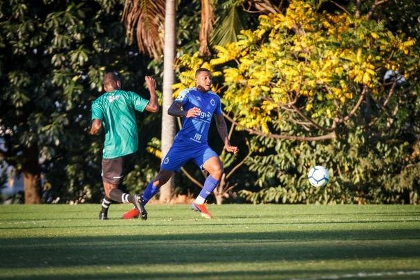 Fotos da vitria do Cruzeiro sobre o Inter de Minas por 2 a 0, neste sbado, na Toca da Raposa 2