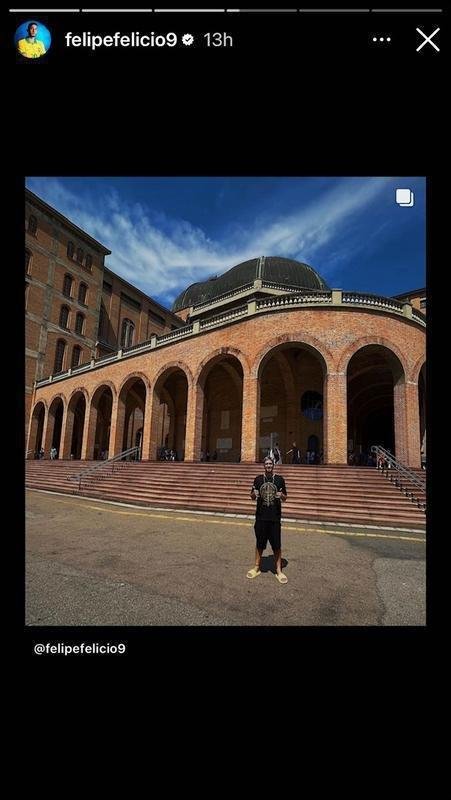 Atacante Felipe Felcio visitou o Santurio Nacional de Nossa Senhora Aparecida, em So Paulo.