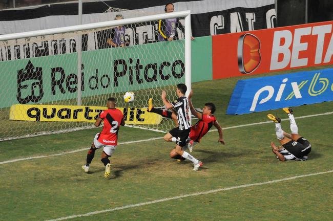Fotos da vitria do Atltico por 2 a 0 sobre Atltico-GO pelo Campeonato Brasileiro