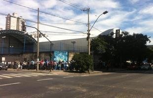 Imagens da fila de cruzeirenses por ingressos no Barro Preto