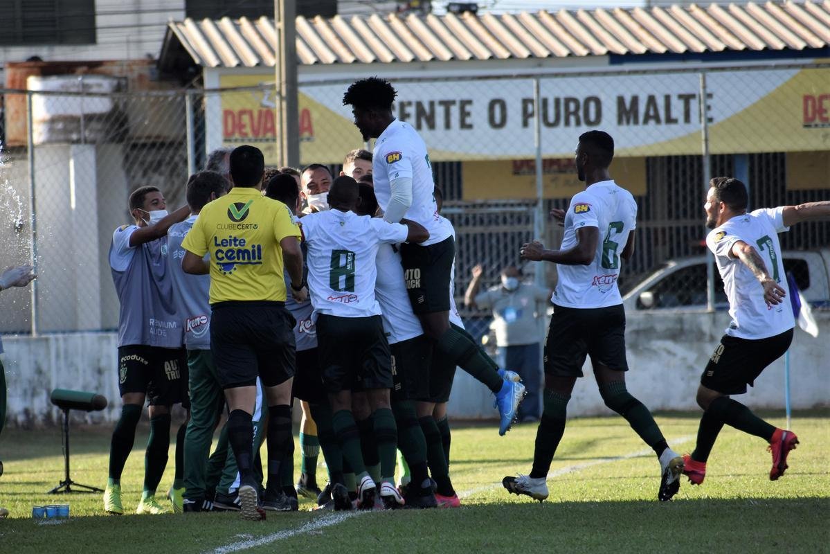 Neste domingo (25), o América venceu a URT em Patos de Minas, no Estádio Zama Maciel. O resultado garantiu a classificação do Coelho às semifinais do Campeonato Mineiro, na vice-liderança da primeira fase.
