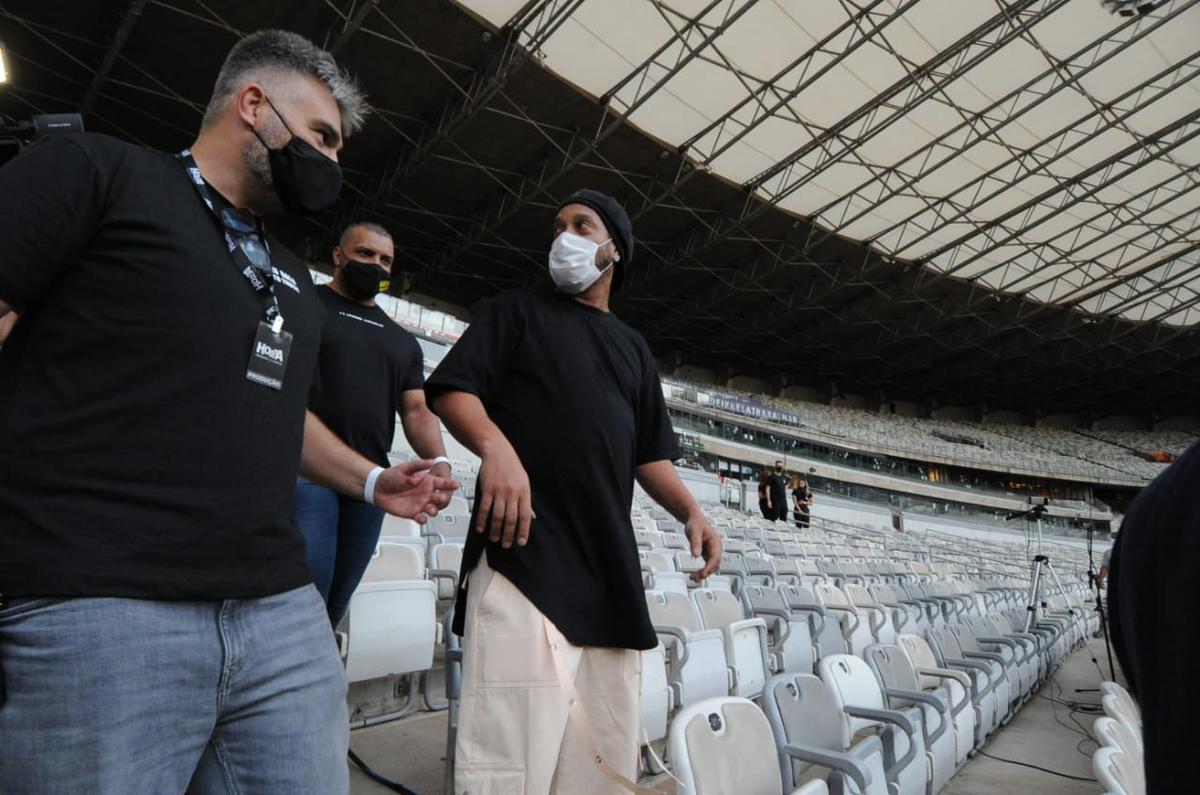 Ronaldinho participou de evento de patrocinador do Atltico no Mineiro e encontrou com jogadores da atualidade, como Rafael e Marquinhos, e dolos do passado, casos de Reinaldo, der Aleixo e Dad Maravilha